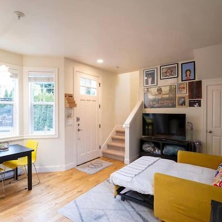 Villa Adorable Cozy House With Parking And Loft! à Seattle Extérieur photo
